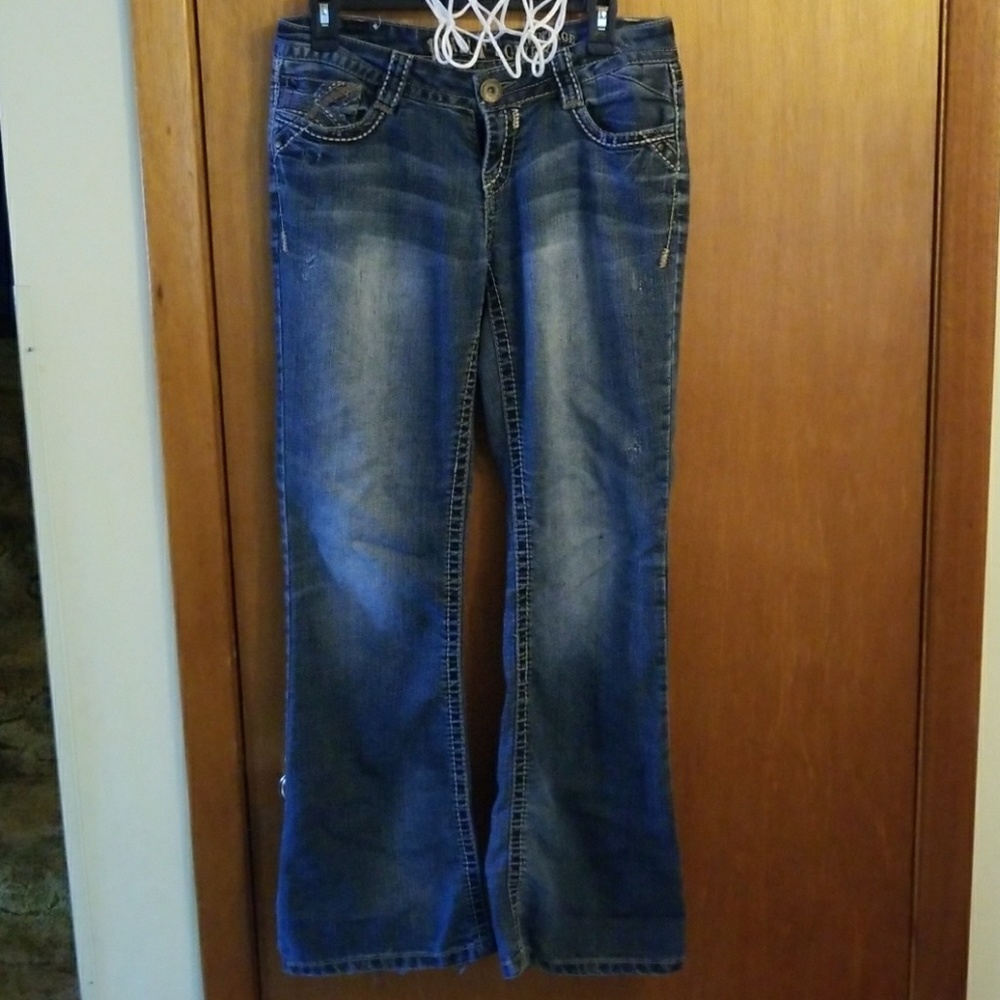 Wallflower distressed jeans